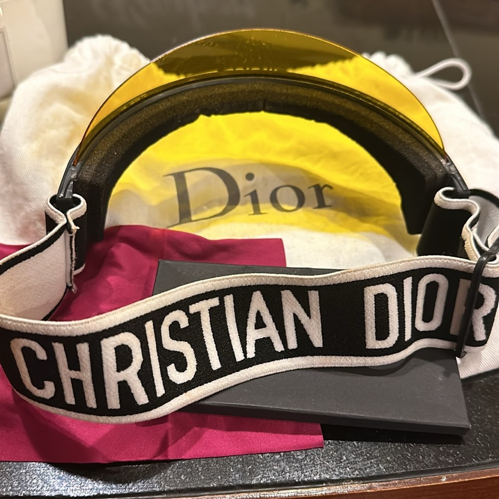Dior DiorClub1 Yellow Visor Sunglasses - Picture 7 of 7